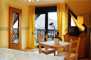 Pension Zell Mosel - Zimmer mit Fr�hst�ck