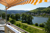 Waldecks Moselparadies Zell Mosel mit Balkon und Moselblick