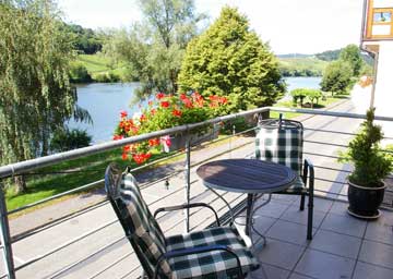 private Übernachtungsmöglichkeit mit Moselblick